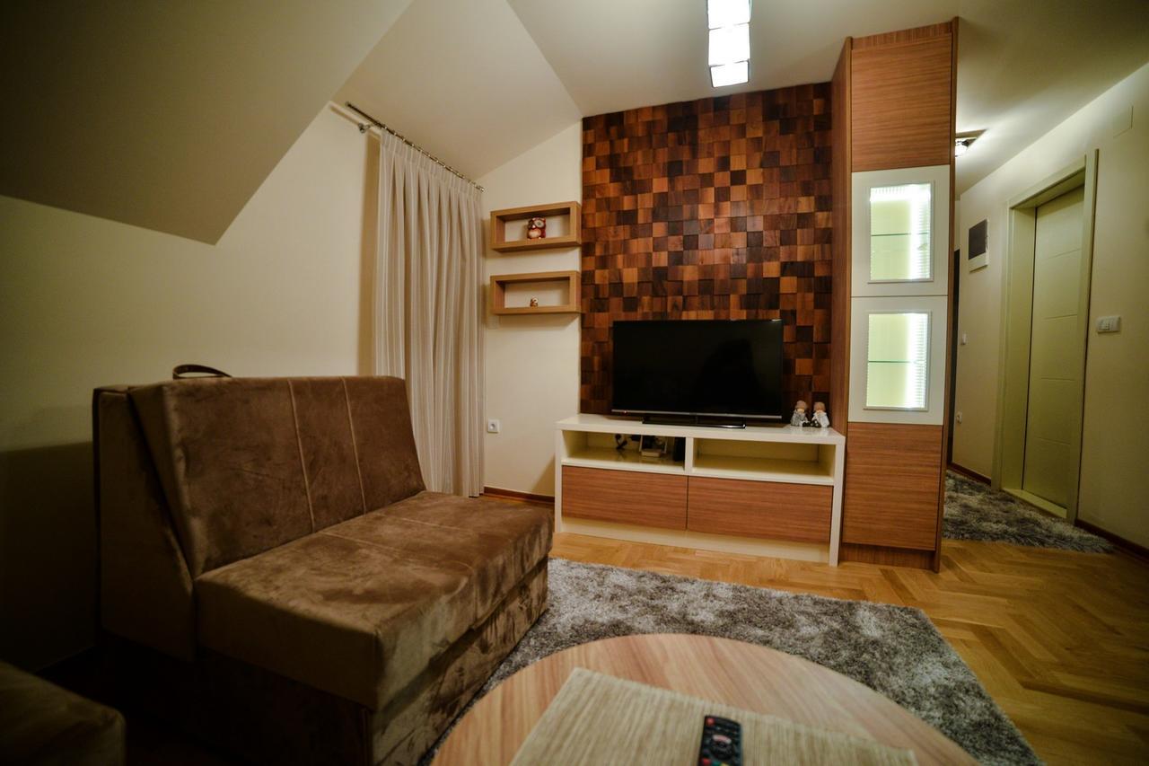 Apartments Radosti ซลาตีบอร์ ภายนอก รูปภาพ