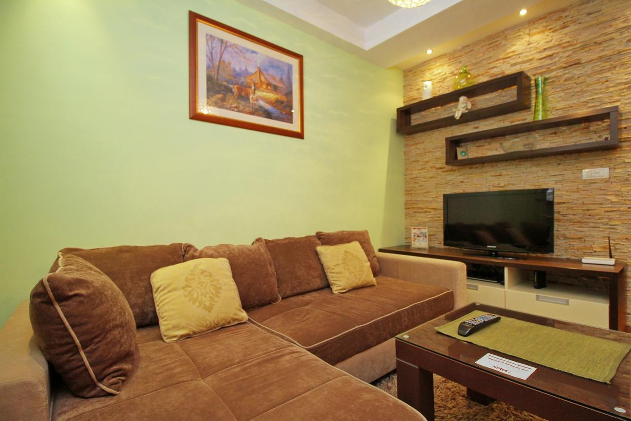 Apartments Radosti ซลาตีบอร์ ภายนอก รูปภาพ