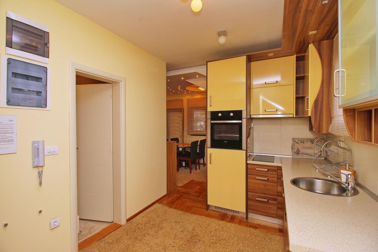 Apartments Radosti ซลาตีบอร์ ภายนอก รูปภาพ