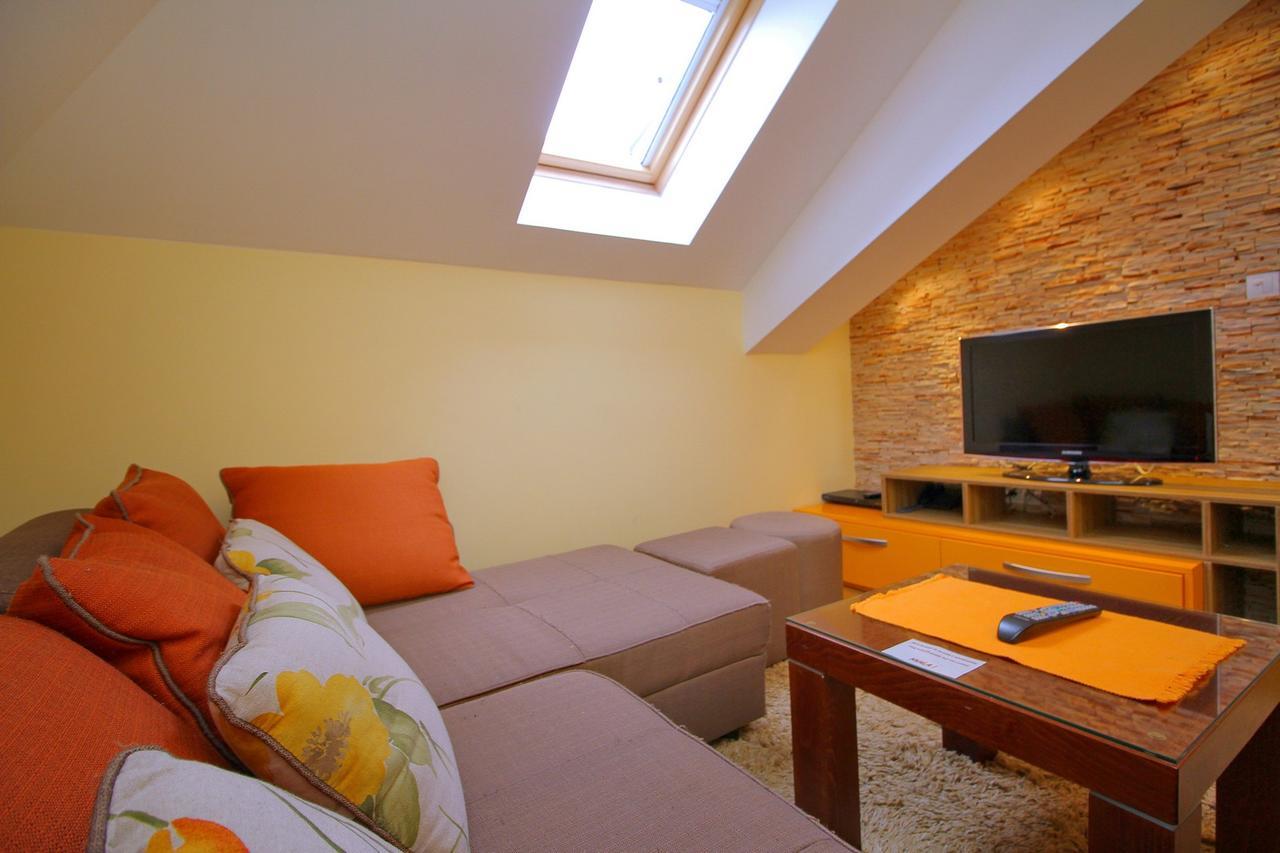 Apartments Radosti ซลาตีบอร์ ภายนอก รูปภาพ