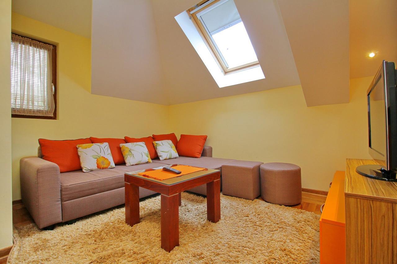 Apartments Radosti ซลาตีบอร์ ภายนอก รูปภาพ
